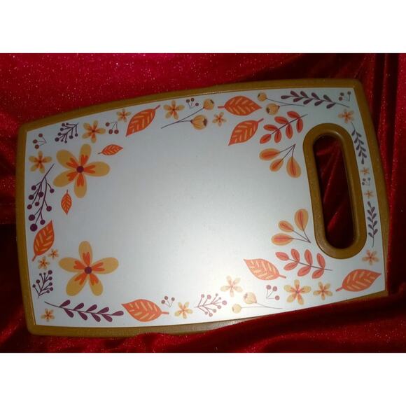 Plastic Cutting Board with handle Autumn Fall Leaf Design 12"X8" - Picture 1 of 4